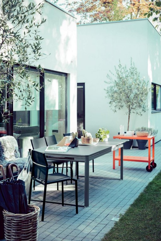 Fermob Cadiz tuinstoel met armleuningen storm grey