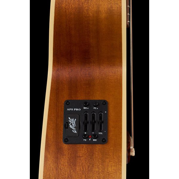 Maton EBG808 Tommy Emmanuel w/ Case