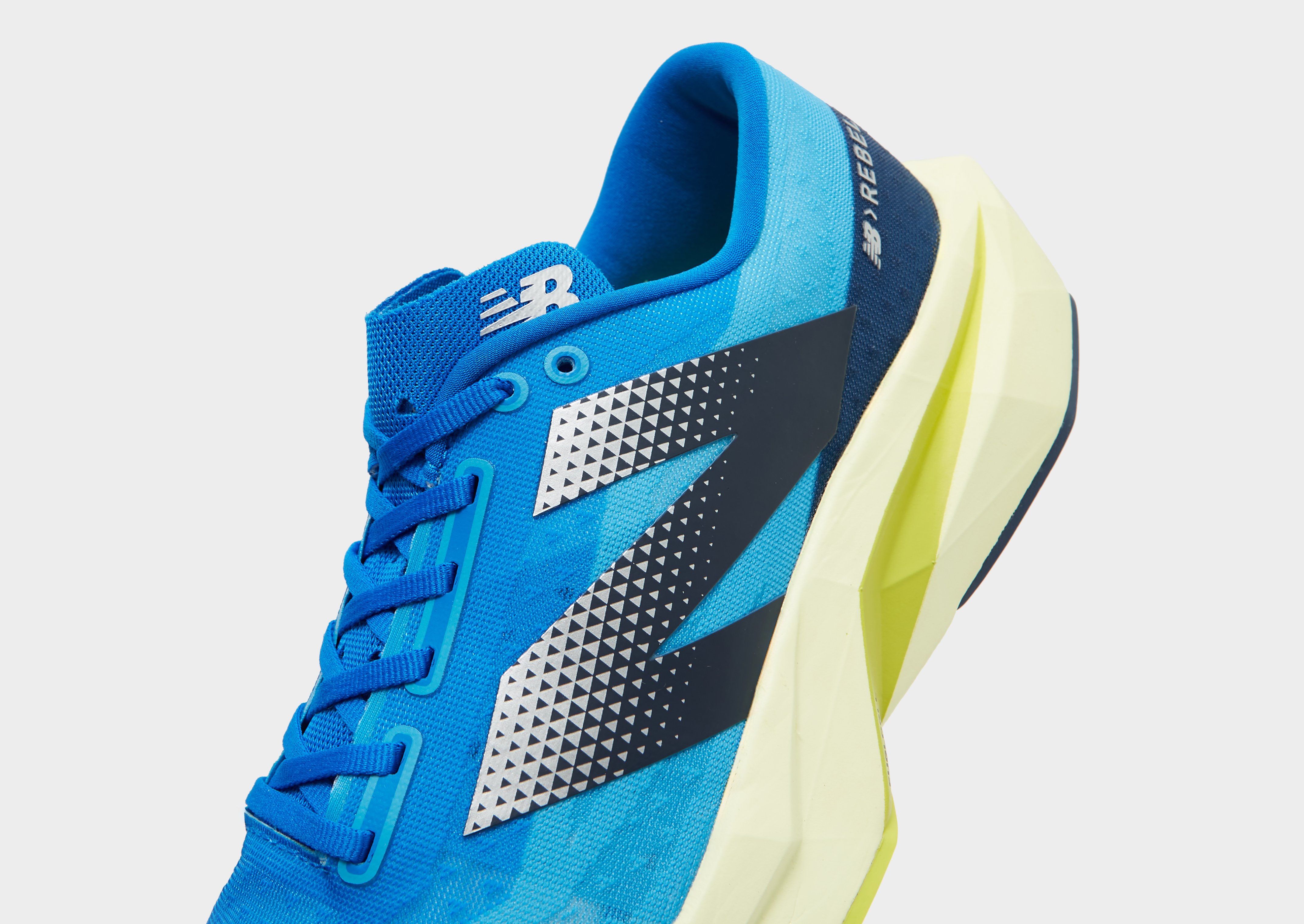 New Balance FuelCell Rebel v4 Homme