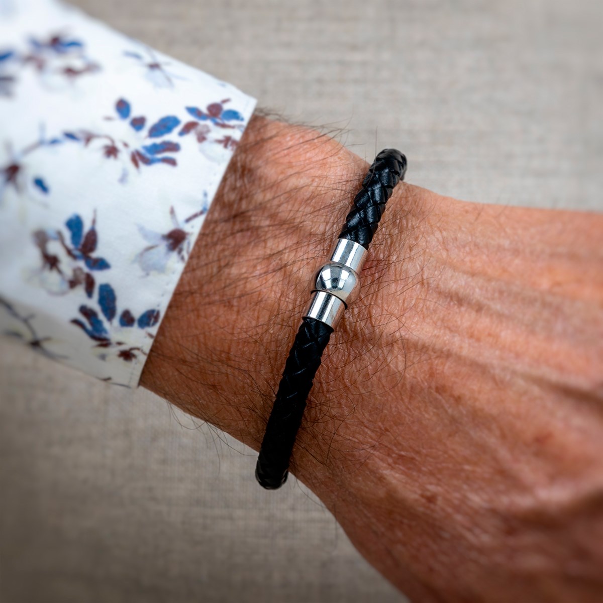 Bracelet acier avec cuir noir