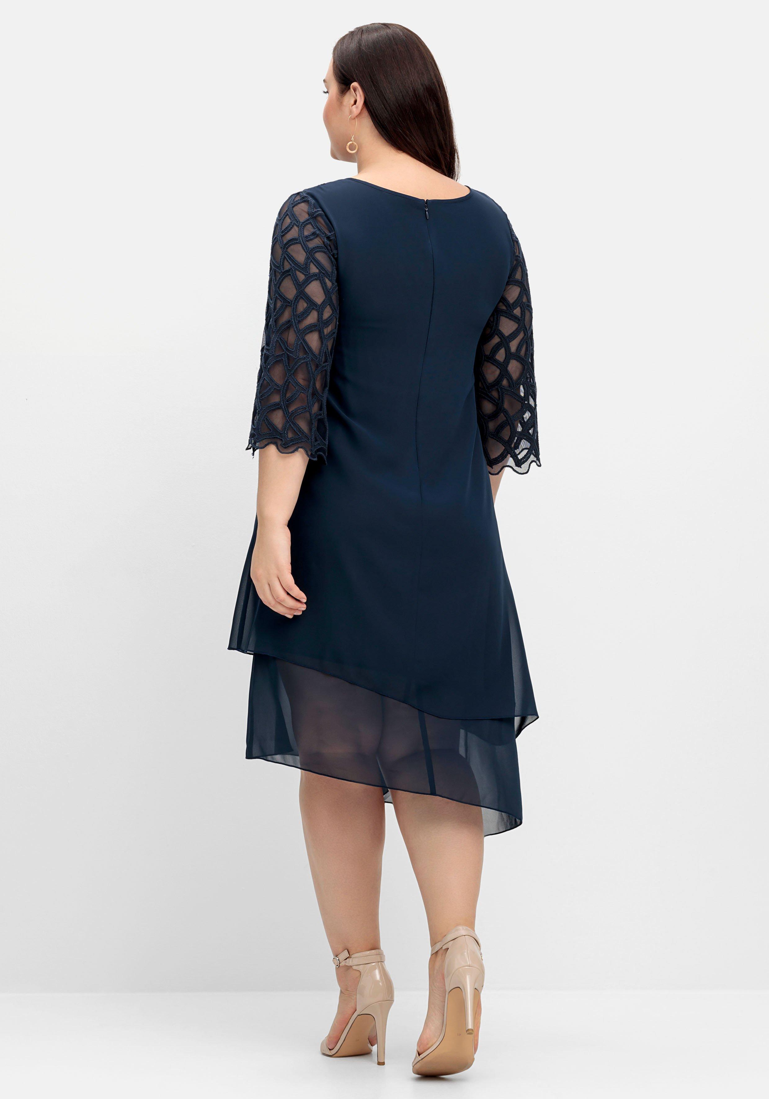 Cocktailkleid mit Zierborten, im Lagenlook
