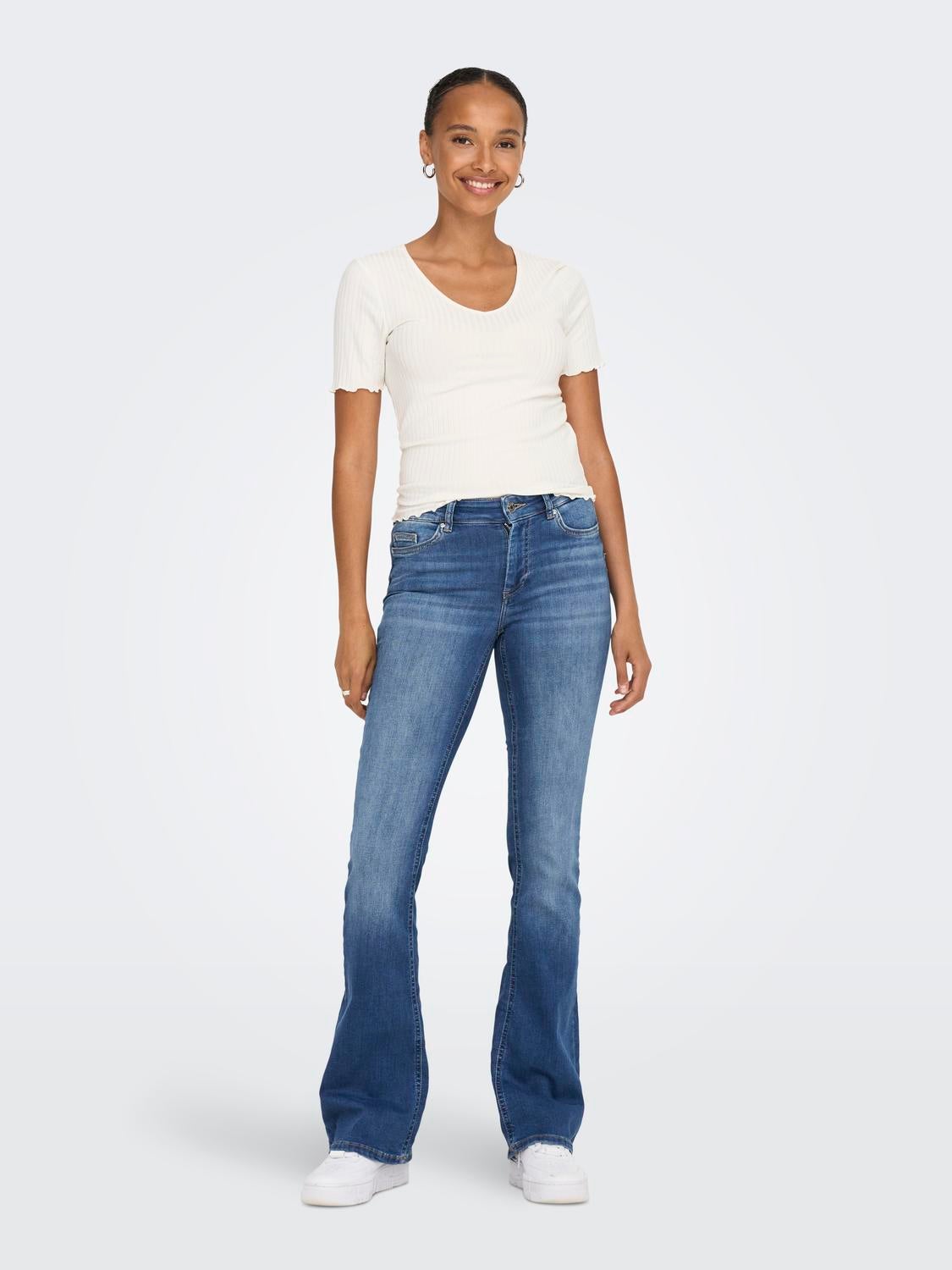 ONLBLUSH Mittlere Taille Ausgestellt Jeans Medium Blue Denim