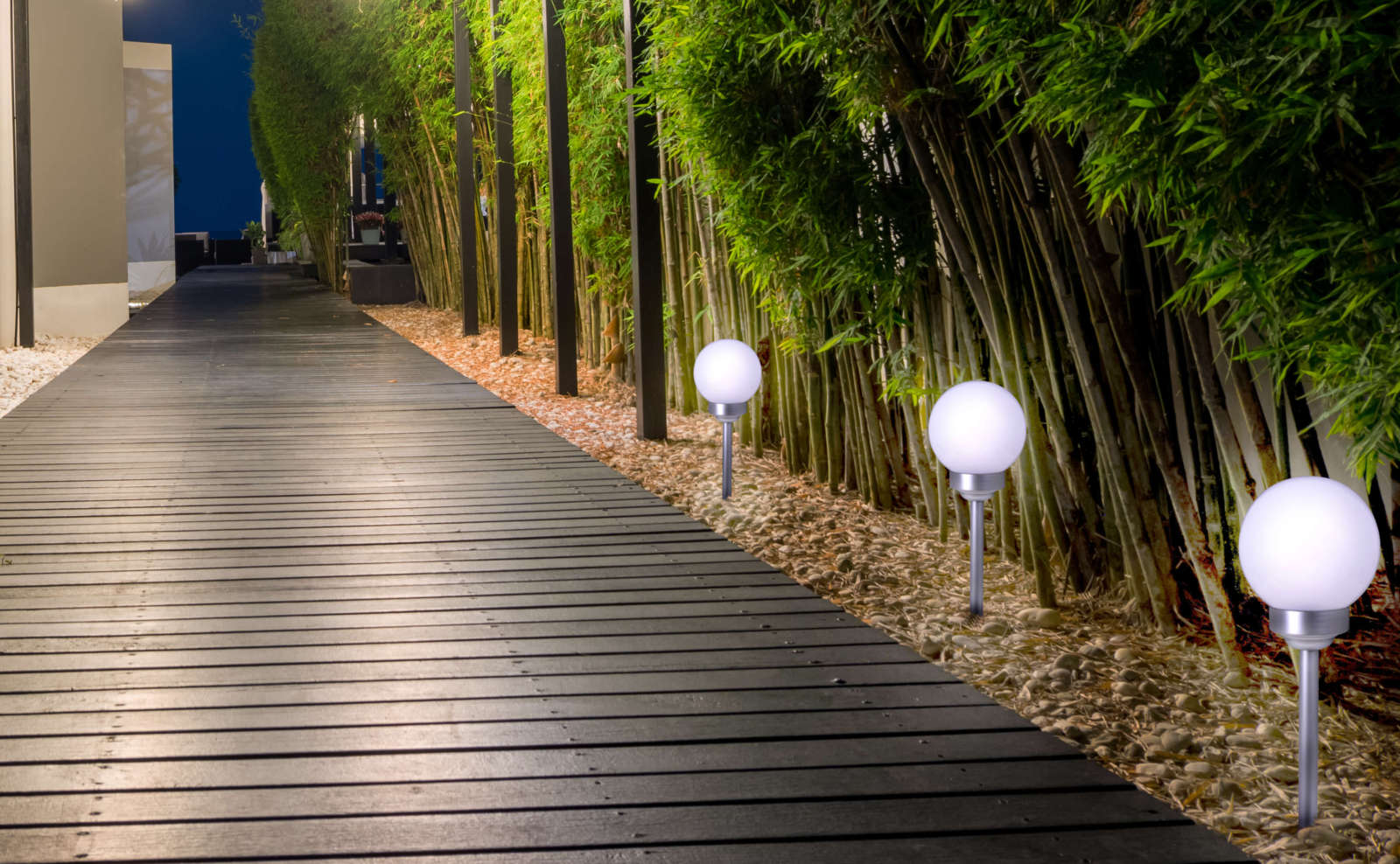 Solar-LED-Kugelerdspieß BALL - weiß - 70 cm hoch