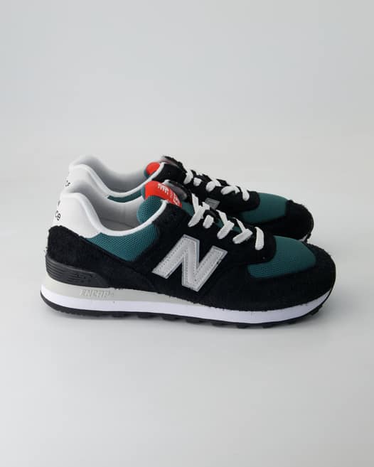 New Balance U574MGH Sneaker in Blau