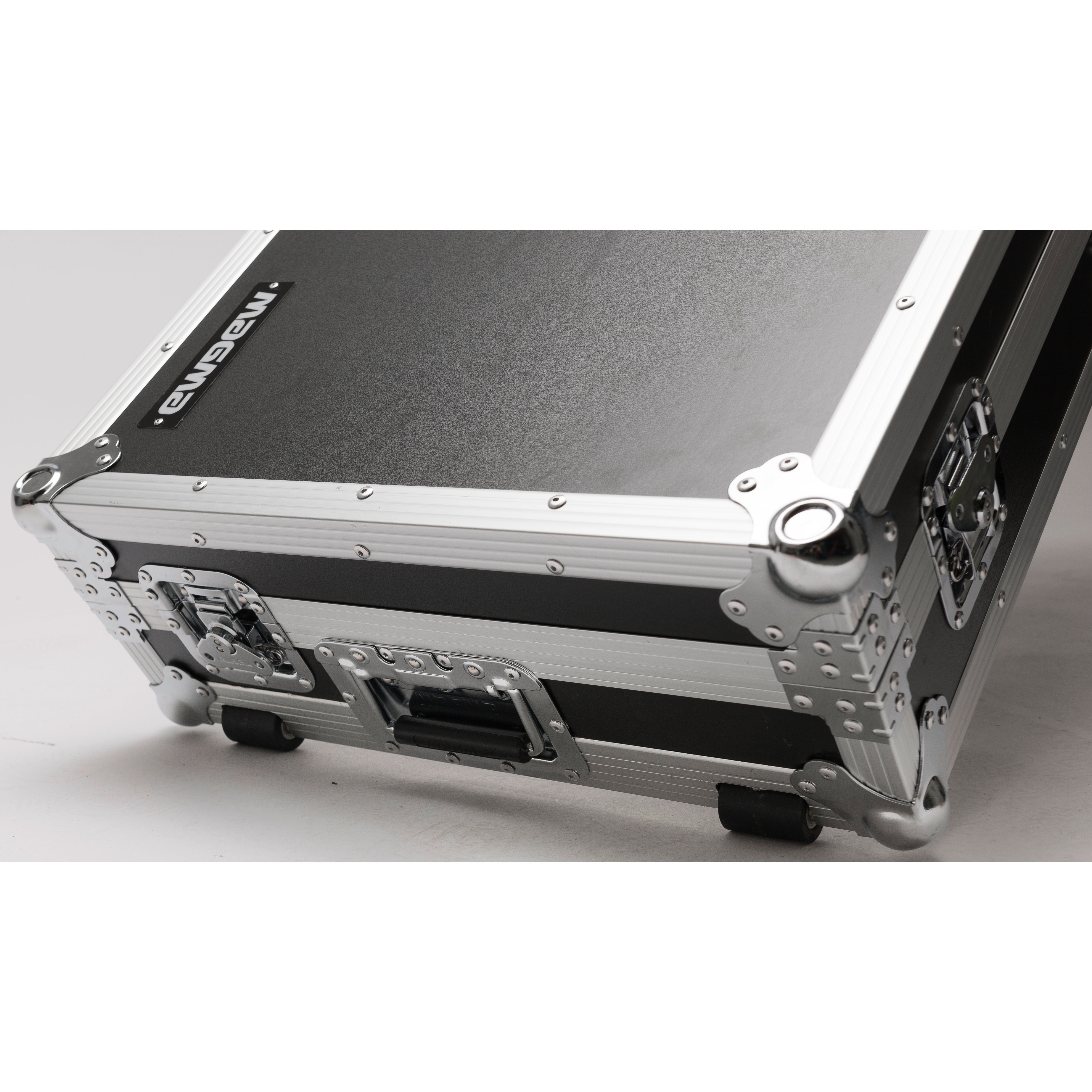Magma Multi-format workstation player/mixer set