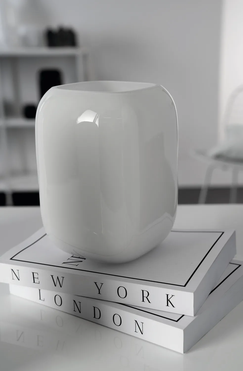Leonardo Milano Vase