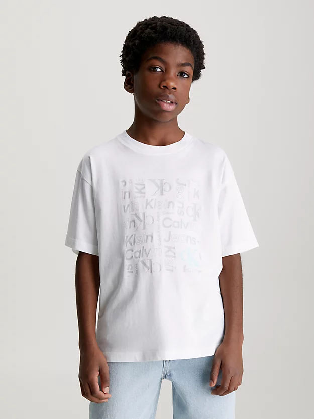 Camiseta com logotipo