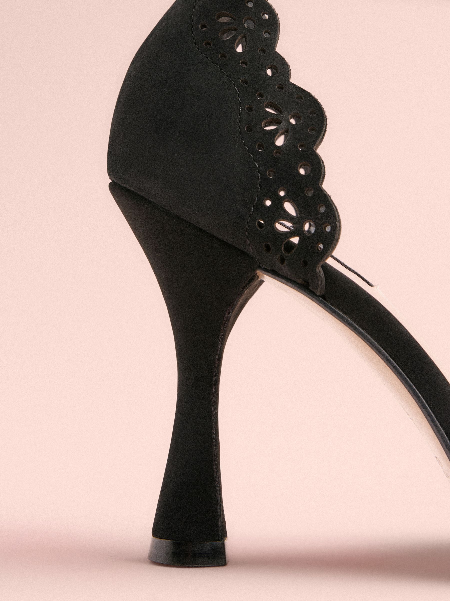 Zwart - Tabitha Simmons x Next Orton leren ronde neus hakken met lasergesneden details