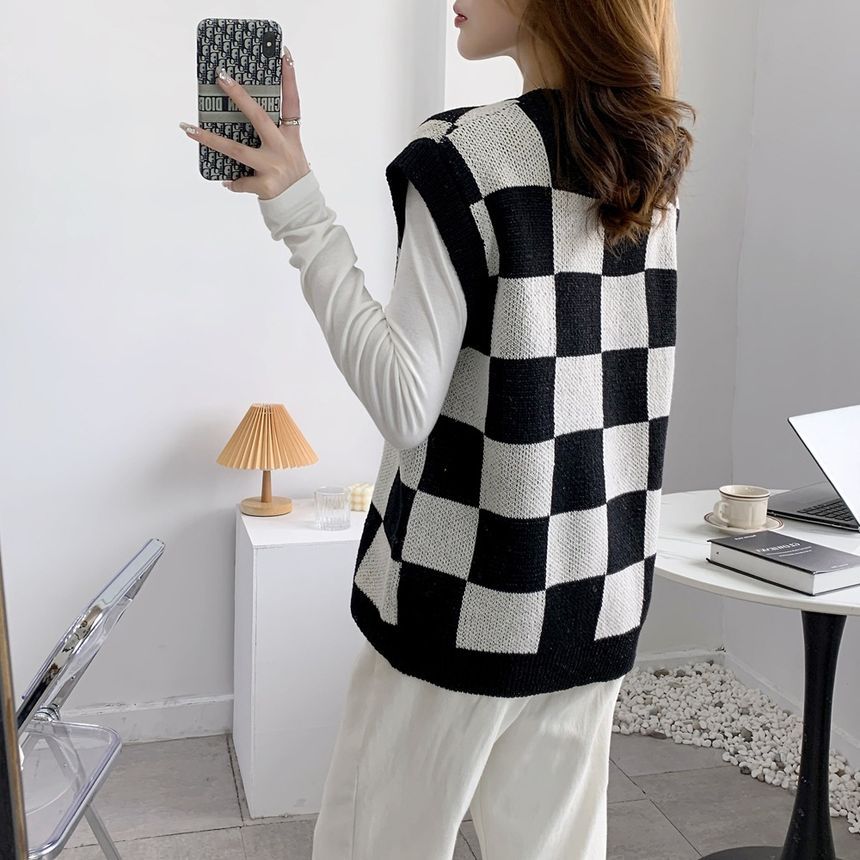 Rorah - V-hals geruit vest