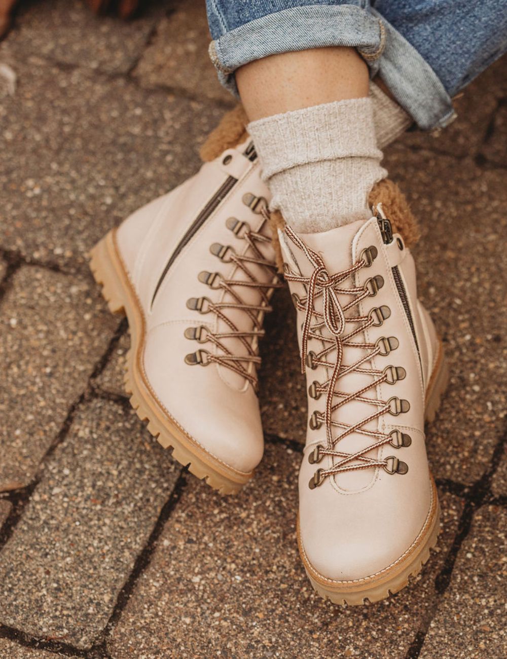 Shearling Winter Boot Women - Cream