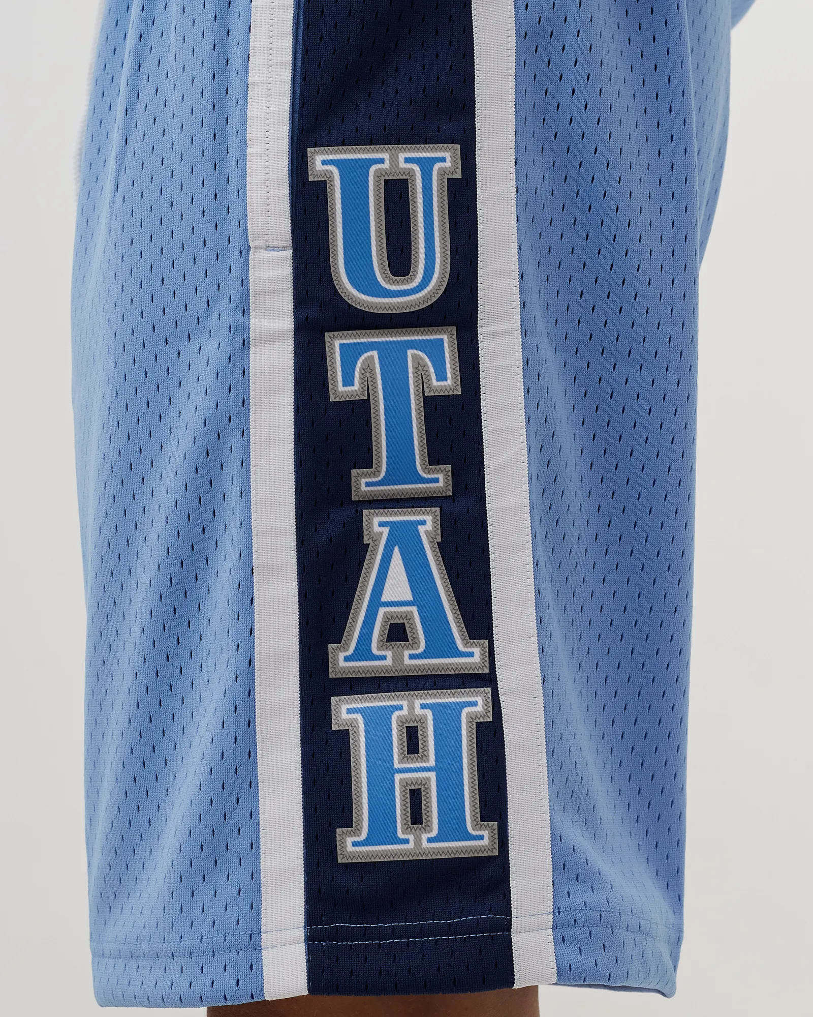 Mitchell & Ness NBA SWINGMAN SHORTS UTAH JAZZ ALTERNATE 2006