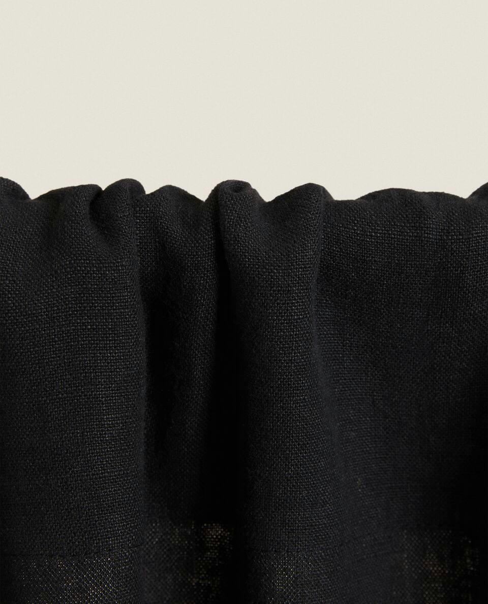 CORTINA DE LINHO COM ACABAMENTO EM OVERLOCK