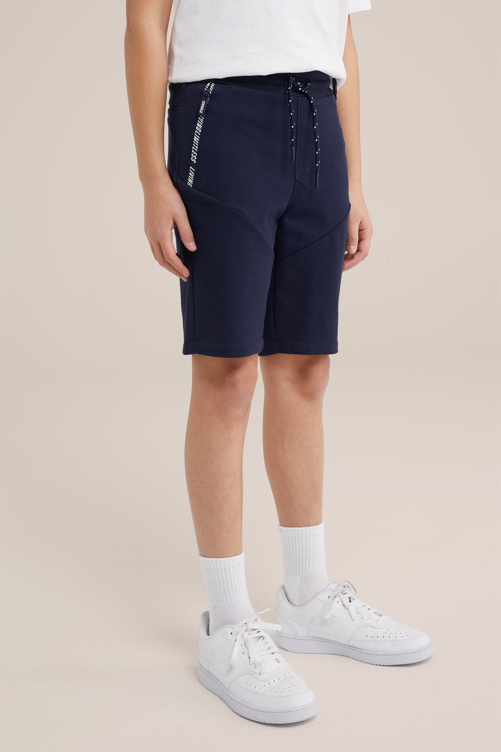 Jongens joggingshort met tapedetail WE Fashion Donkerblauw