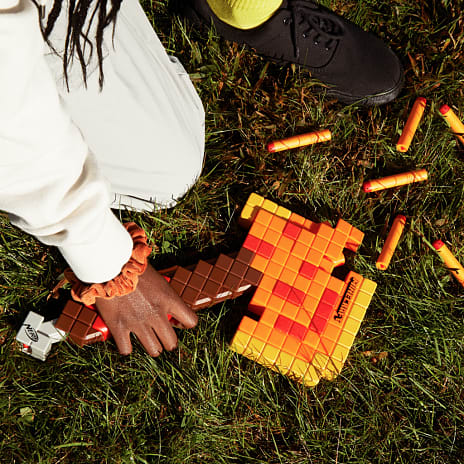 Nerf Minecraft Firebrand-økse blaster med 6 pile
