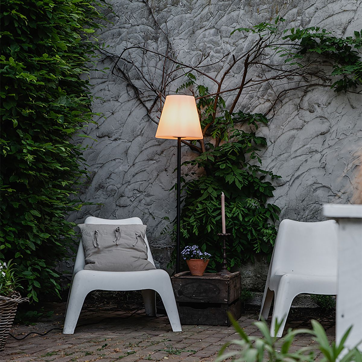 Smart buiten vloerlamp zwart incl. Wifi A60 - Virginia