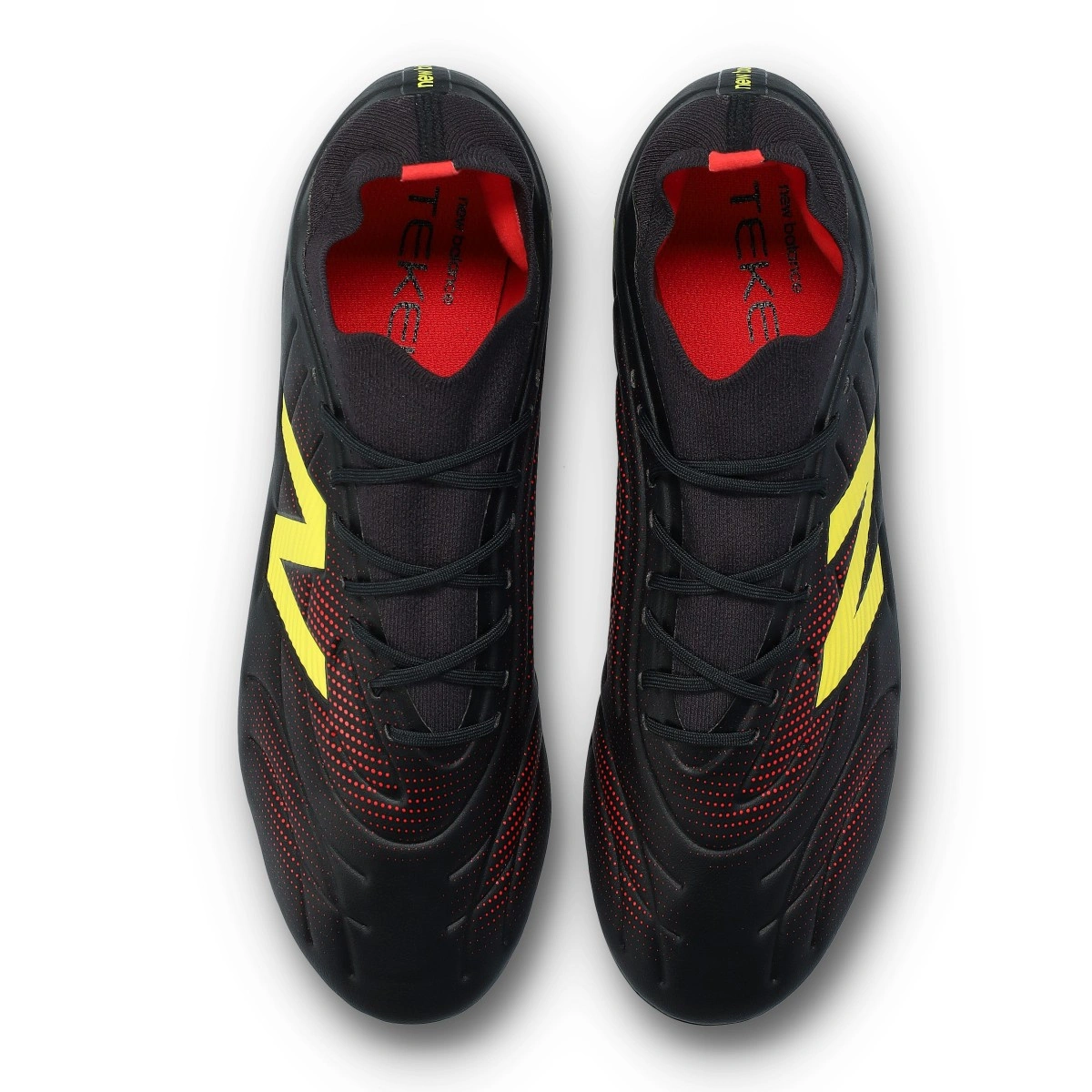 Chuteira New Balance Tekela Team Low Laced MG V5