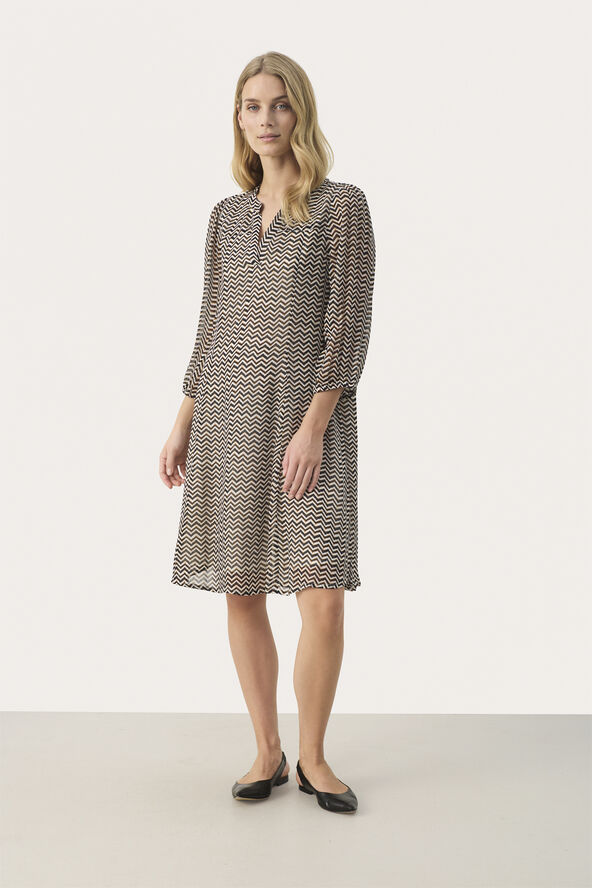 Part Two BotellePW DR Small black zig zag print