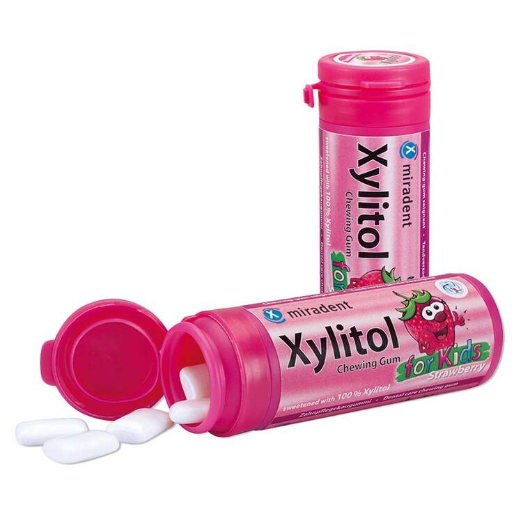 MIRADENT Xylitol Zahnpflegekaugummi Erdbeere Kids, 30 g