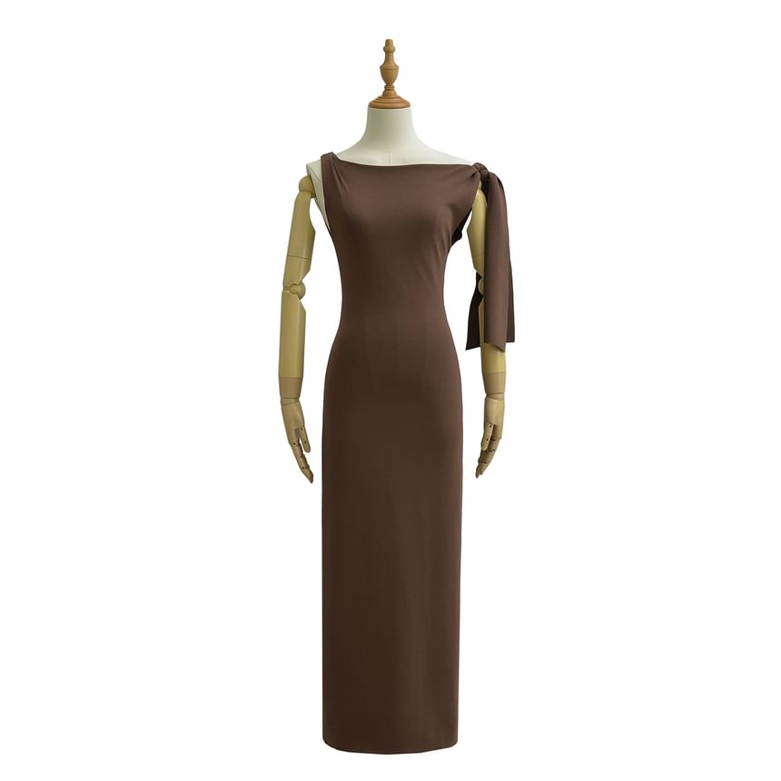 Asiris - Mouwloze asymmetrische effen maxi-A-lijnjurk