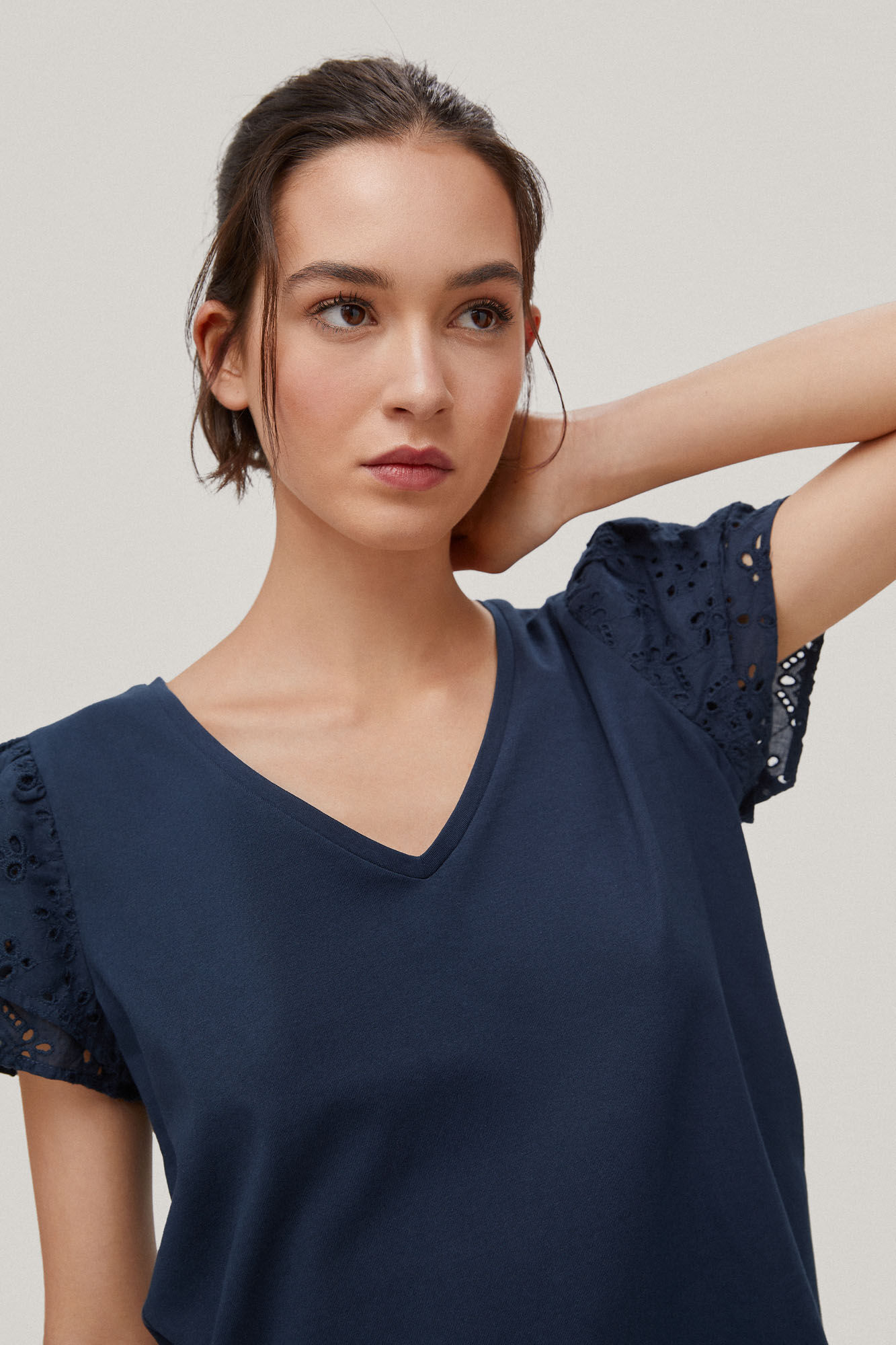 Camiseta lisa de manga curta com estampa vazada - Azul