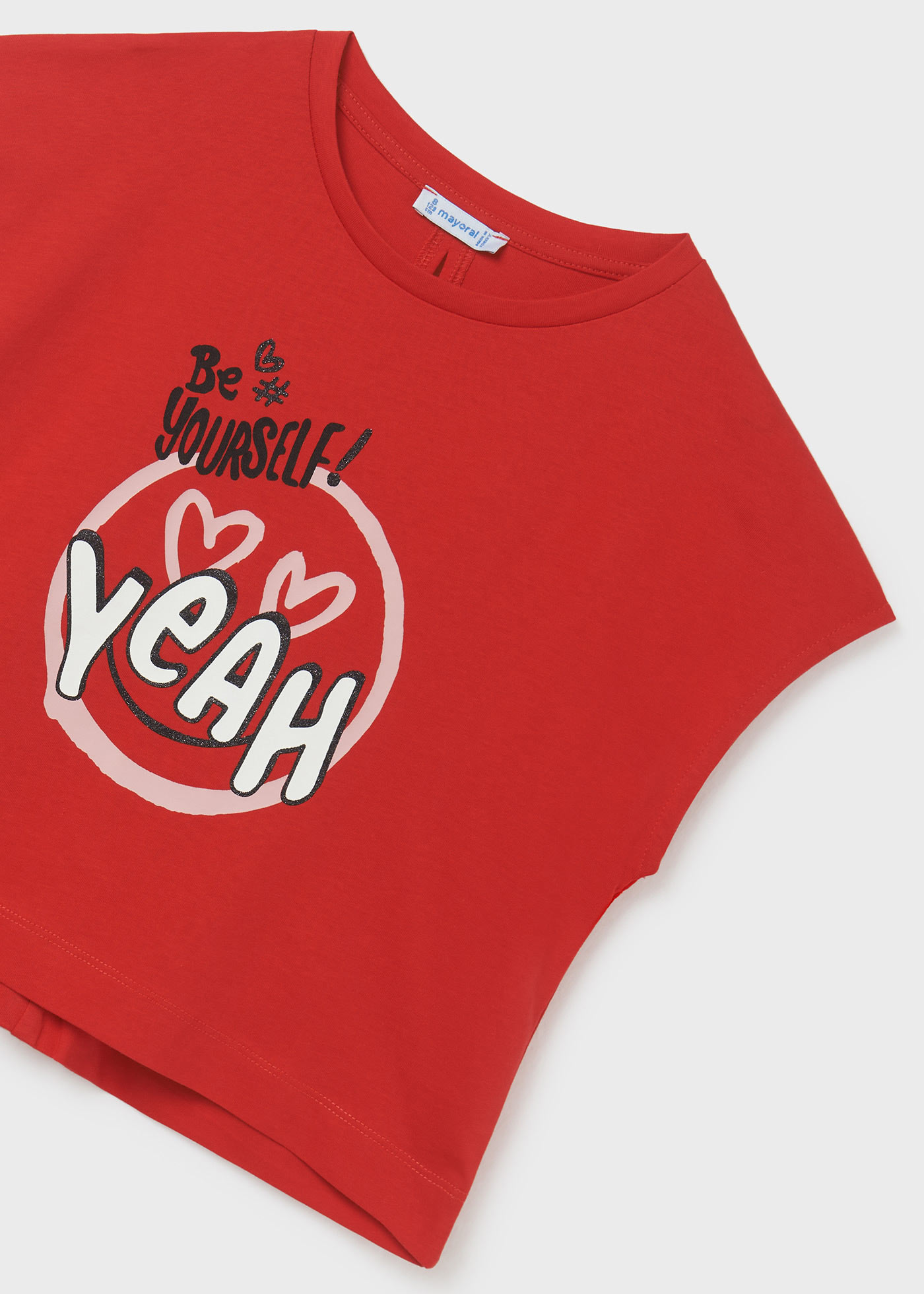 Camiseta feminina de manga curta em algodão sustentável com nó.