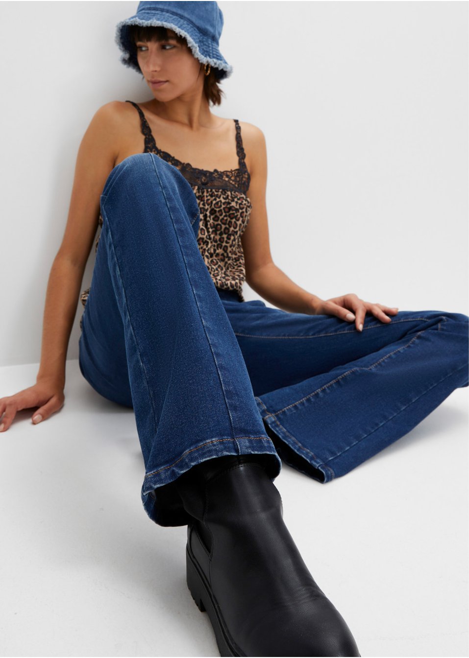 Jean Flare avec couture d'empiècement