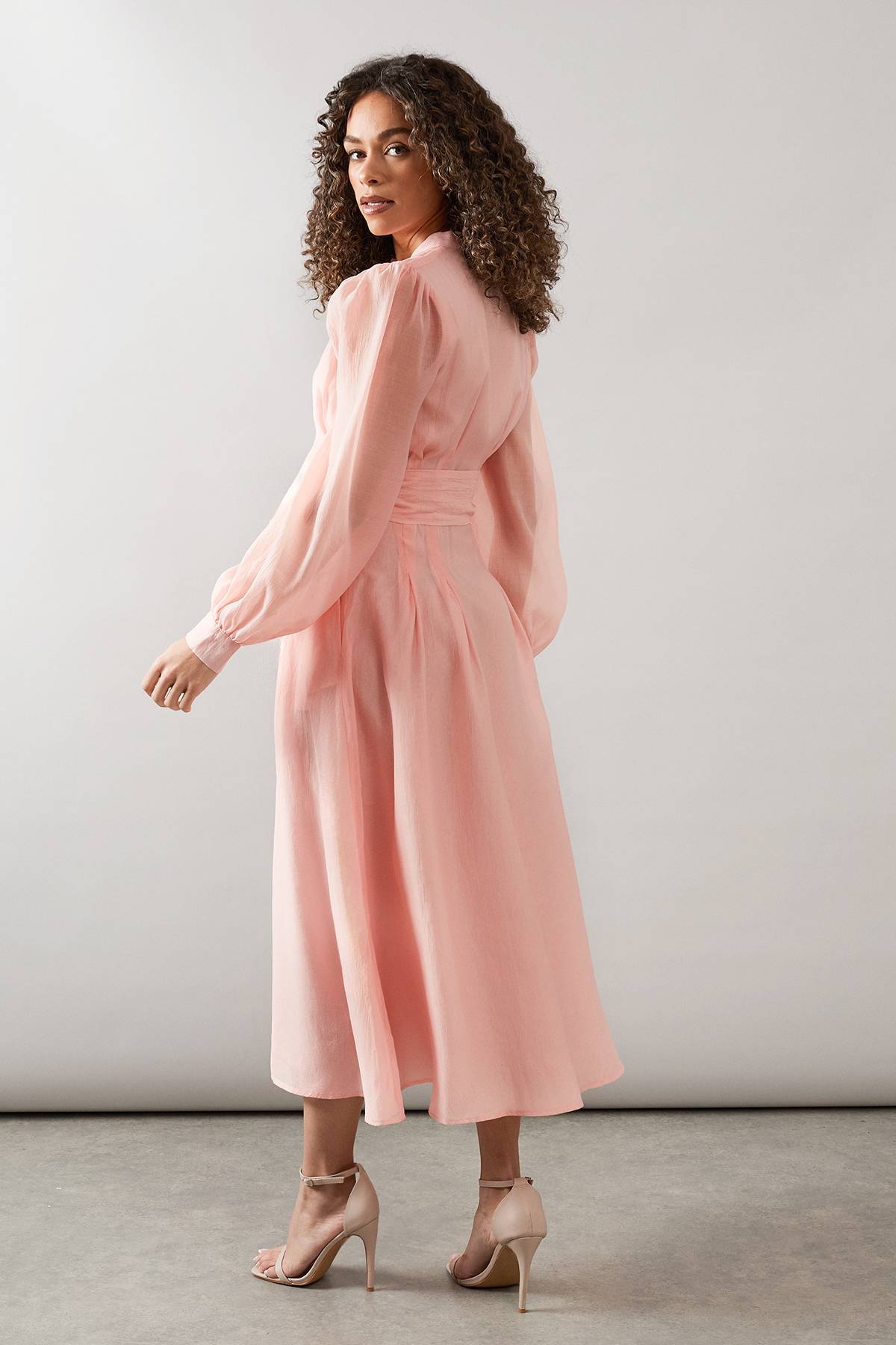 Wallis Robe Chemise Mi-Longue en Organza Texturé