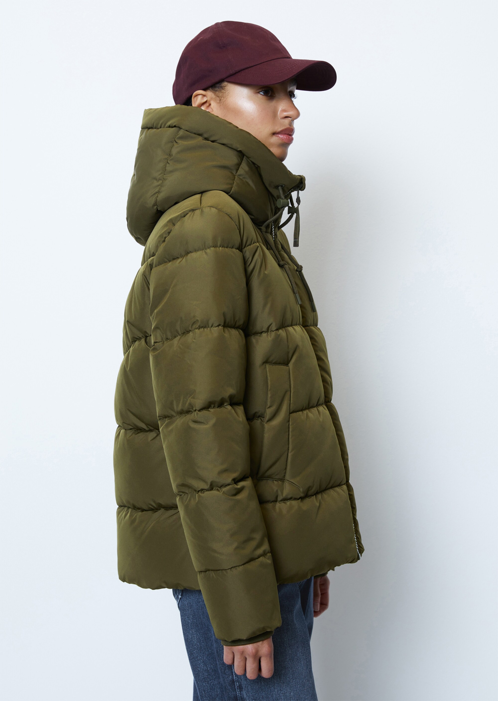 Kapuzen-Puffer-Jacke relaxed aus teilweise recycelten Materialien