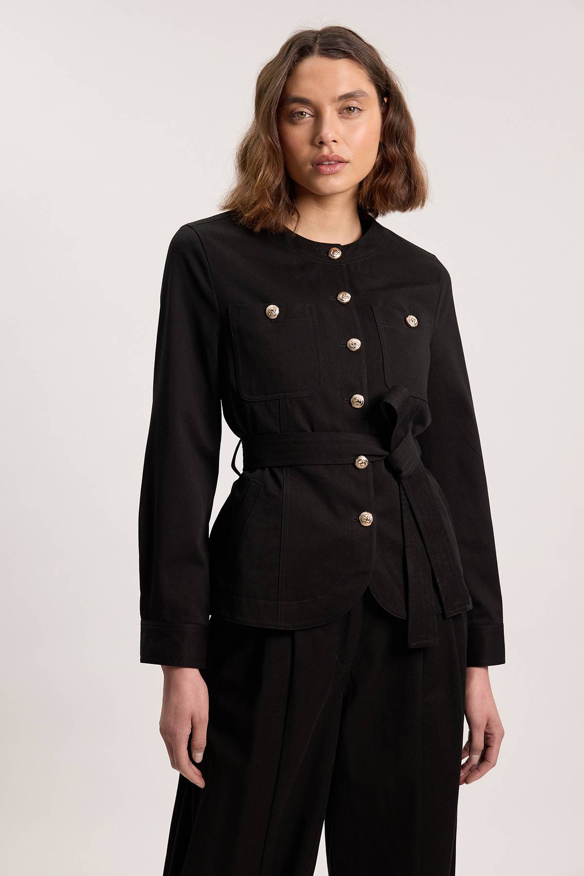 KarenMillen Chemise En Coton À Détails Boutons Utilitaires Et Ceinture À Nouer À La Taille