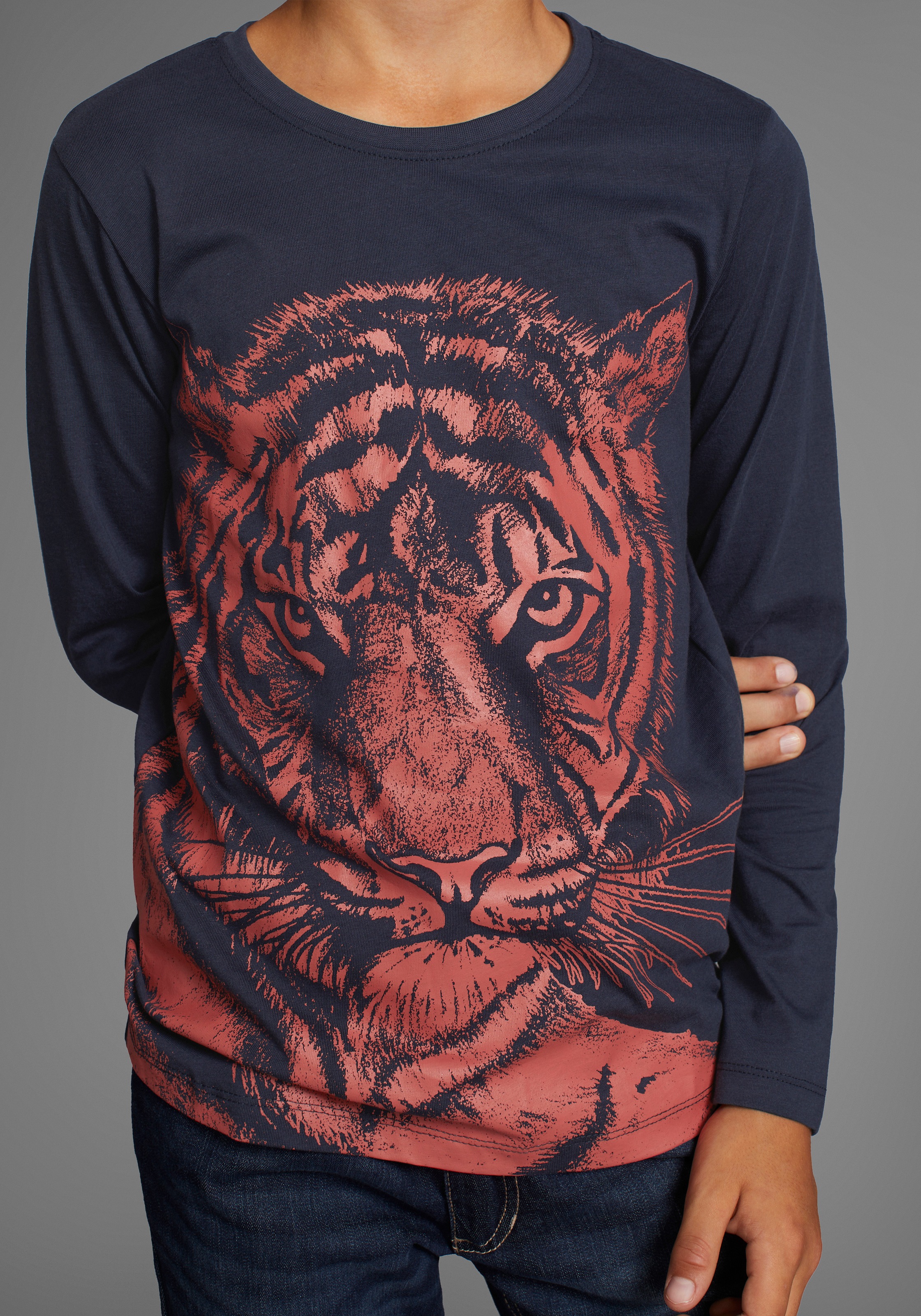 KIDSWORLD Langarmshirt »TIGER - Druck«, Langarm,  Basic-Passform,  mit trendigem Druck,  Rundhalsausschnitt