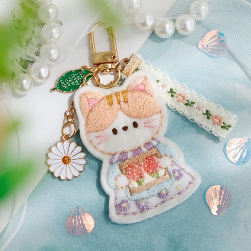 Embroidery Kingdom - DIY borduurpakket met dierensleutelhanger (verschillende ontwerpen)