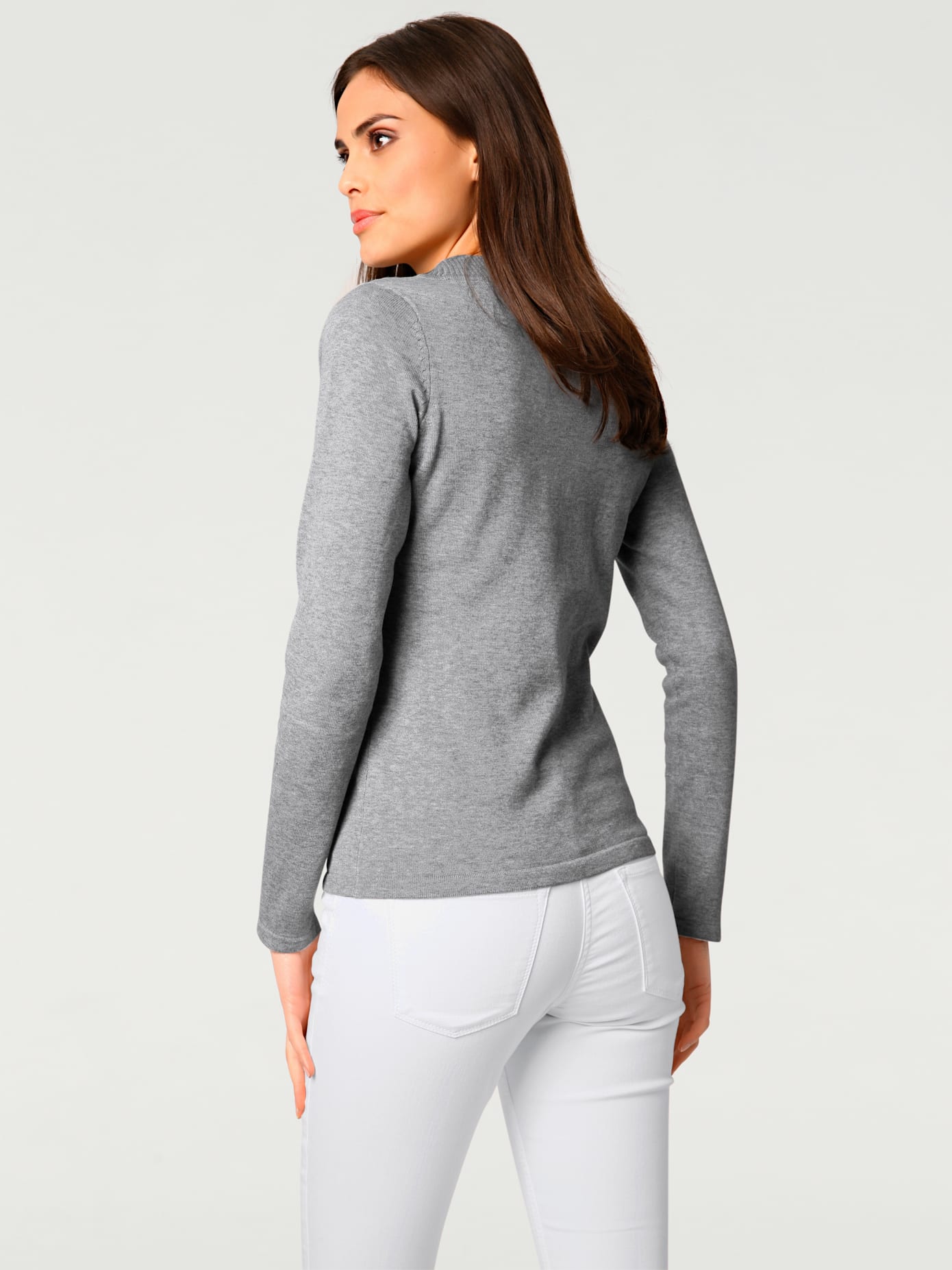 Joli pull basique à encolure en v