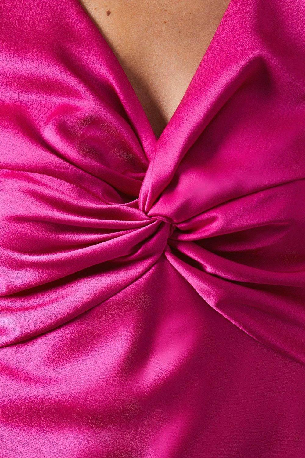 Oasis Robe de Demoiselle d'Honneur Mi-Longue en Satin à Manches Évasées et Détail Torsadé Devant