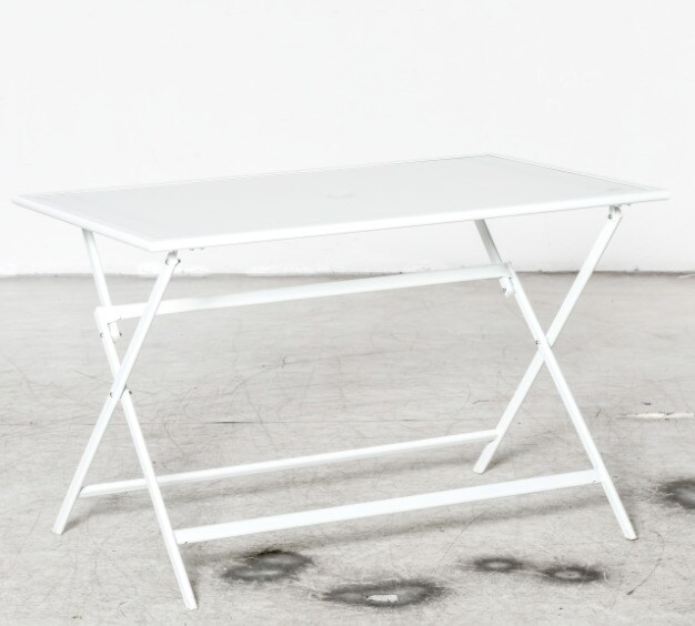 Outsunny Klapptisch mit einem Schirmloch weiß 110L x 70B x 70H cm