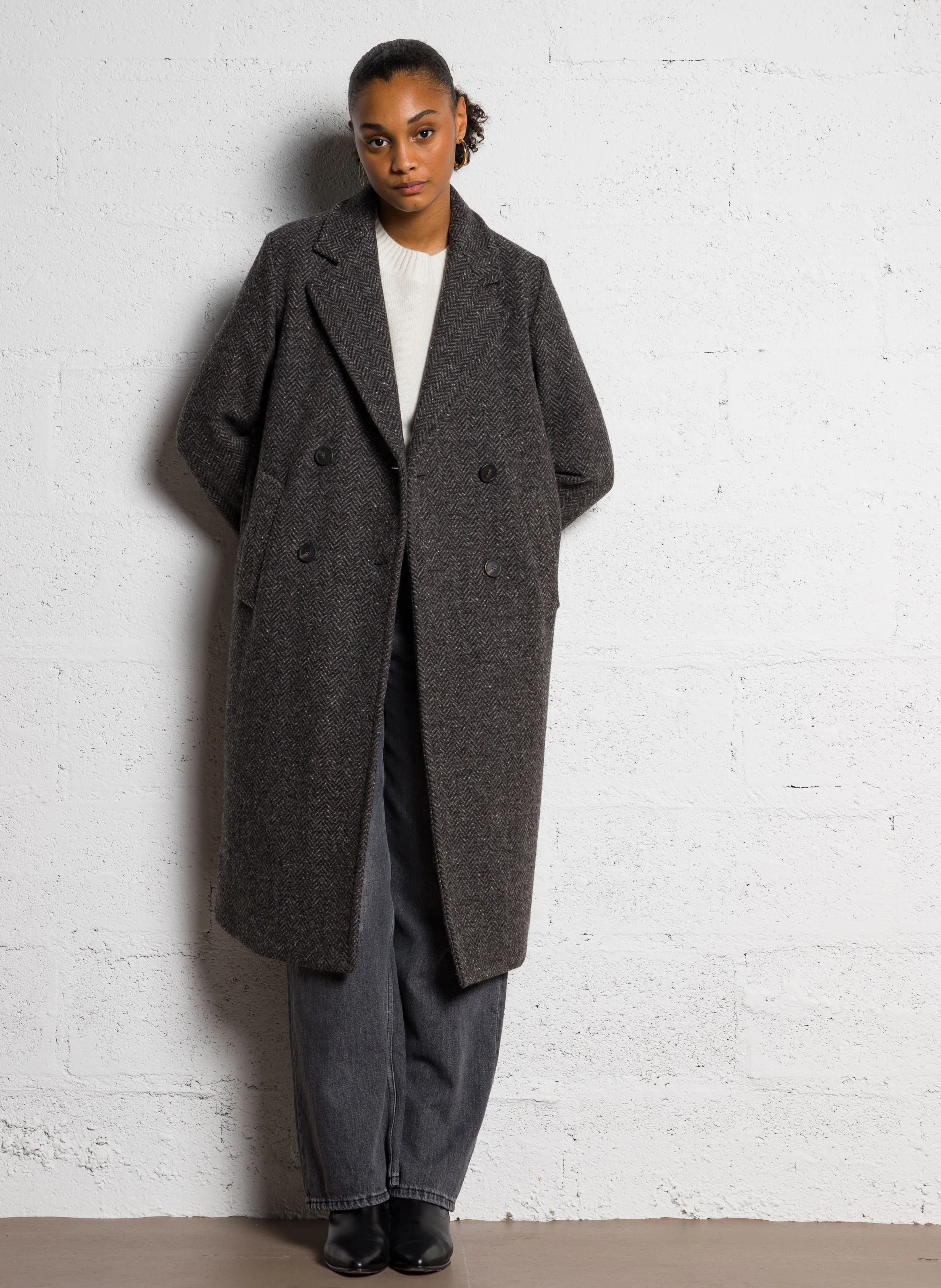 CORINTO - Manteau col classique en laine vierge mélangée | Noir