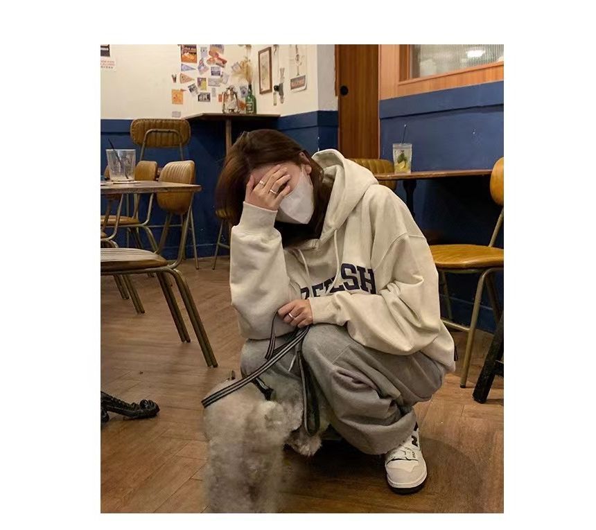 Alfie - Hoodie met trekkoordletters