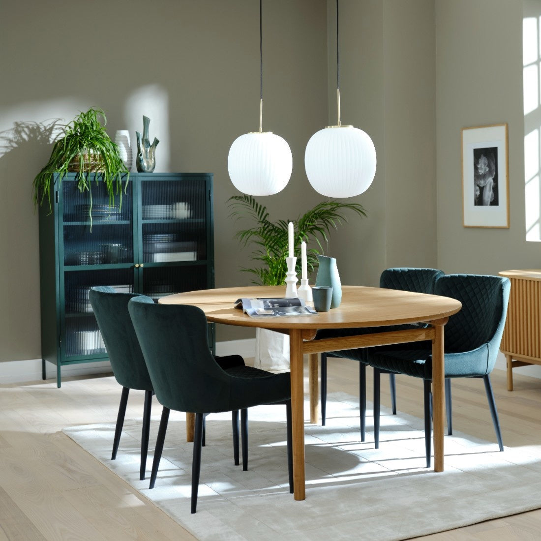 by fonQ Opal Vitrinekast - H 140 cm - Olijfgroen