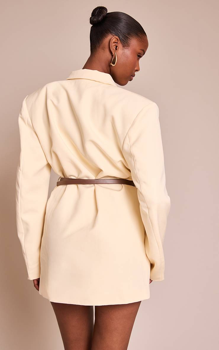 Crème Robe Blazer Ceinturée En Tissu Tissé