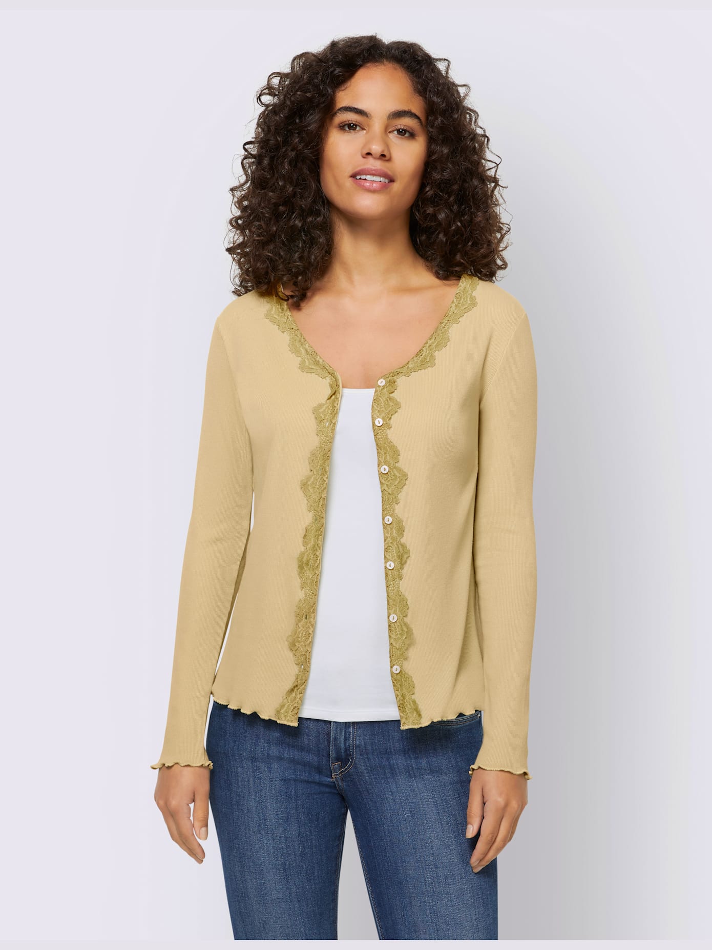 Veste légère dentelle tendance le long de l'encolure et de la patte de boutonnage
