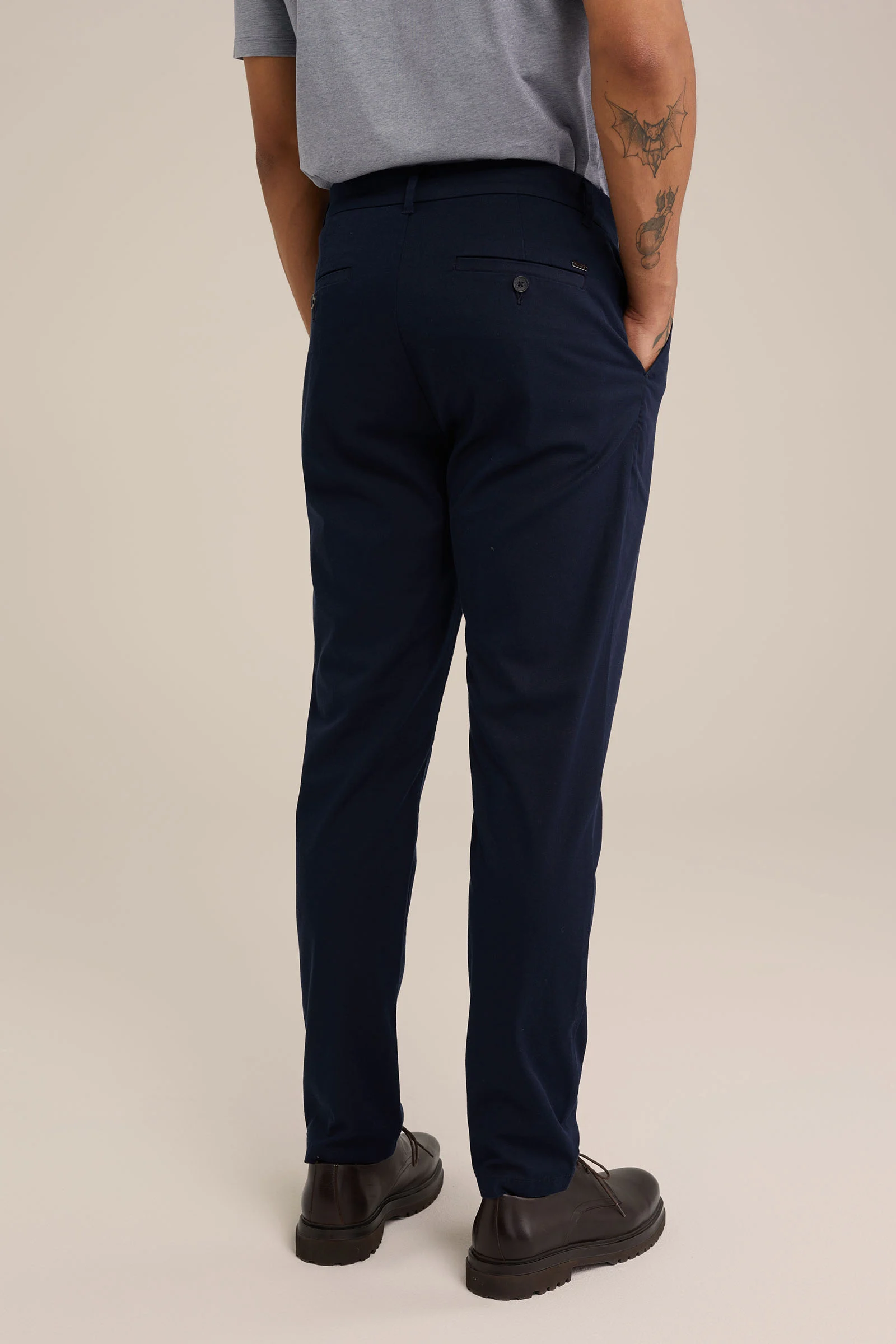 soft touch chino van katoen modal mix Van Gils Donkerblauw
