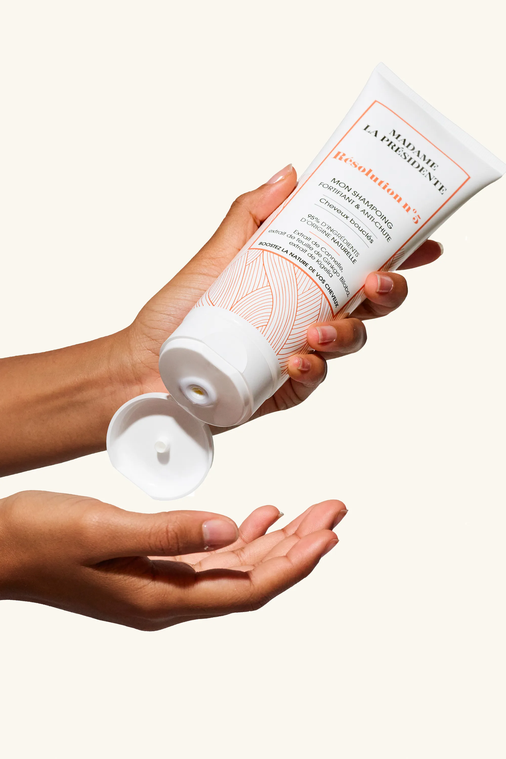 Madame La Présidente Shampoing fortifiant et anti-chute cheveux bouclés Résolution N°5