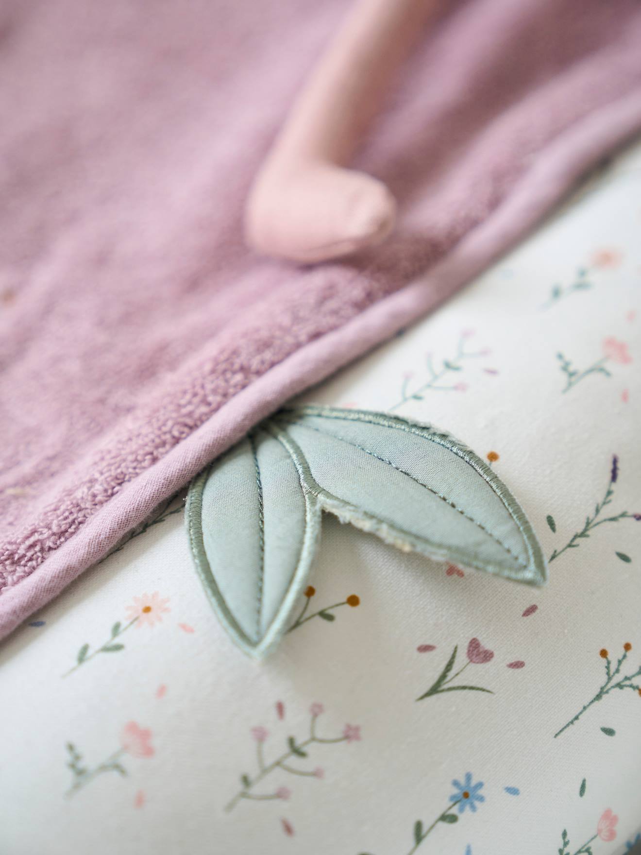 Trocador liso Dulce Provenza violeta médio com estampas