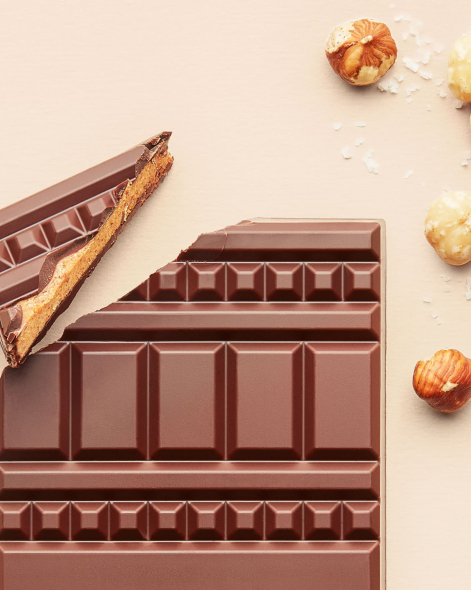 Tablette Fourrée Praliné noisettes & fleur de sel Chocolat Noir 75% | Le Chocolat Alain Ducasse 110g