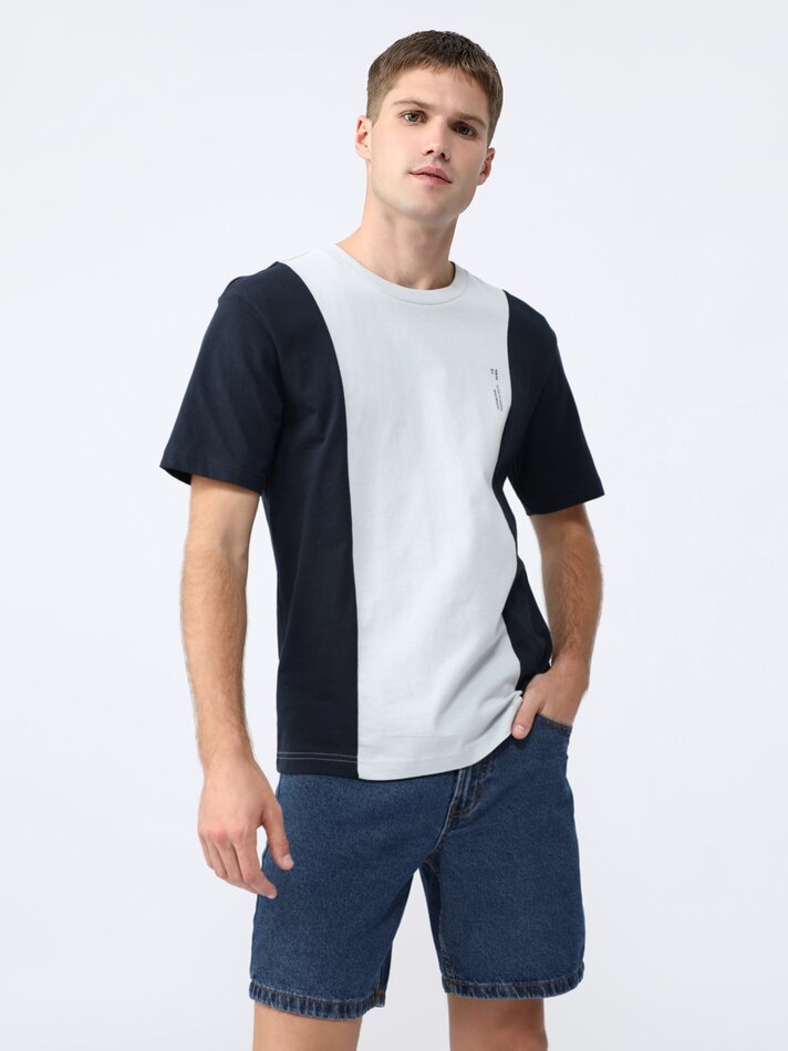 Camiseta listrada vertical - Azul-marinho
