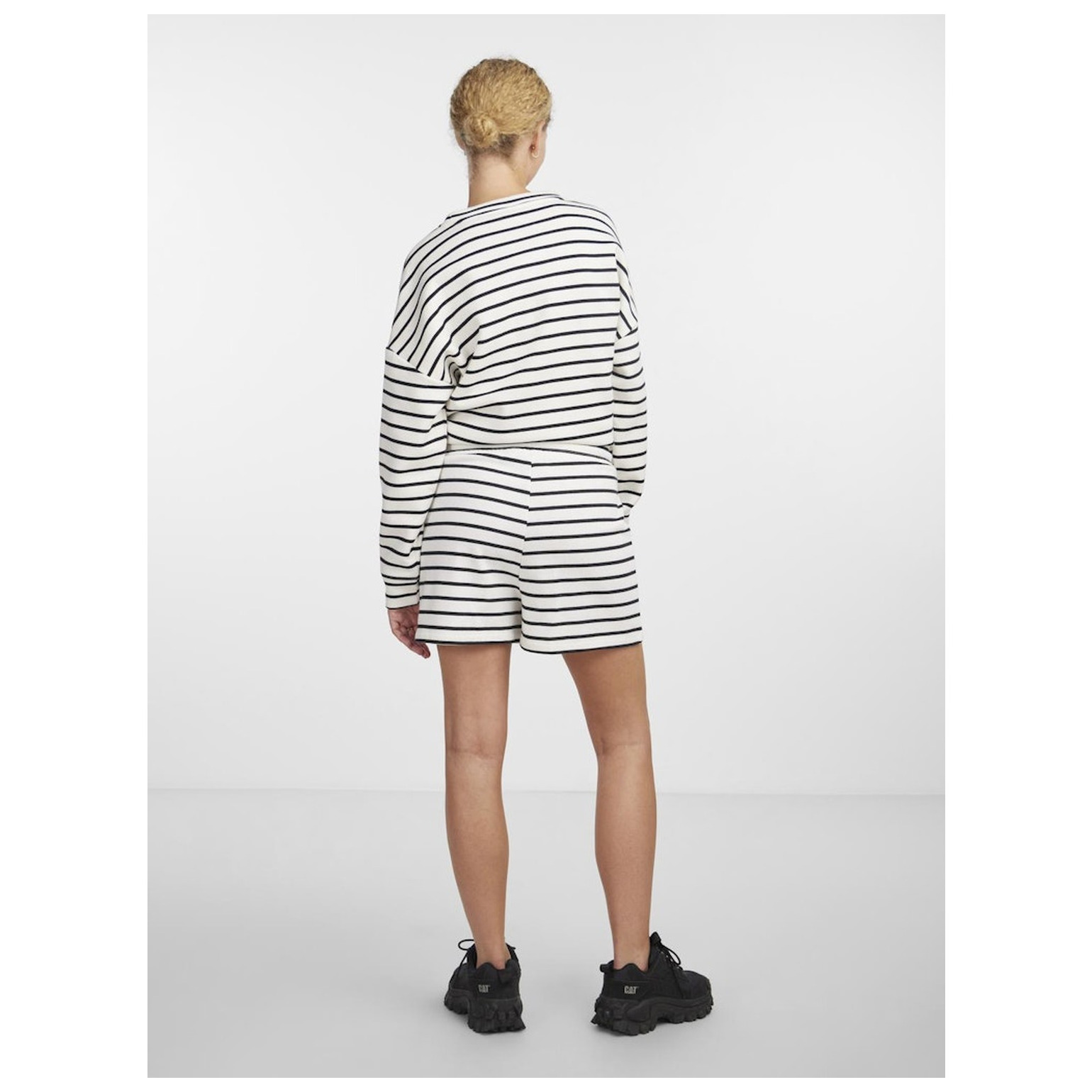 Pieces PCCHILLI SUMMER HW SHORTS STRI