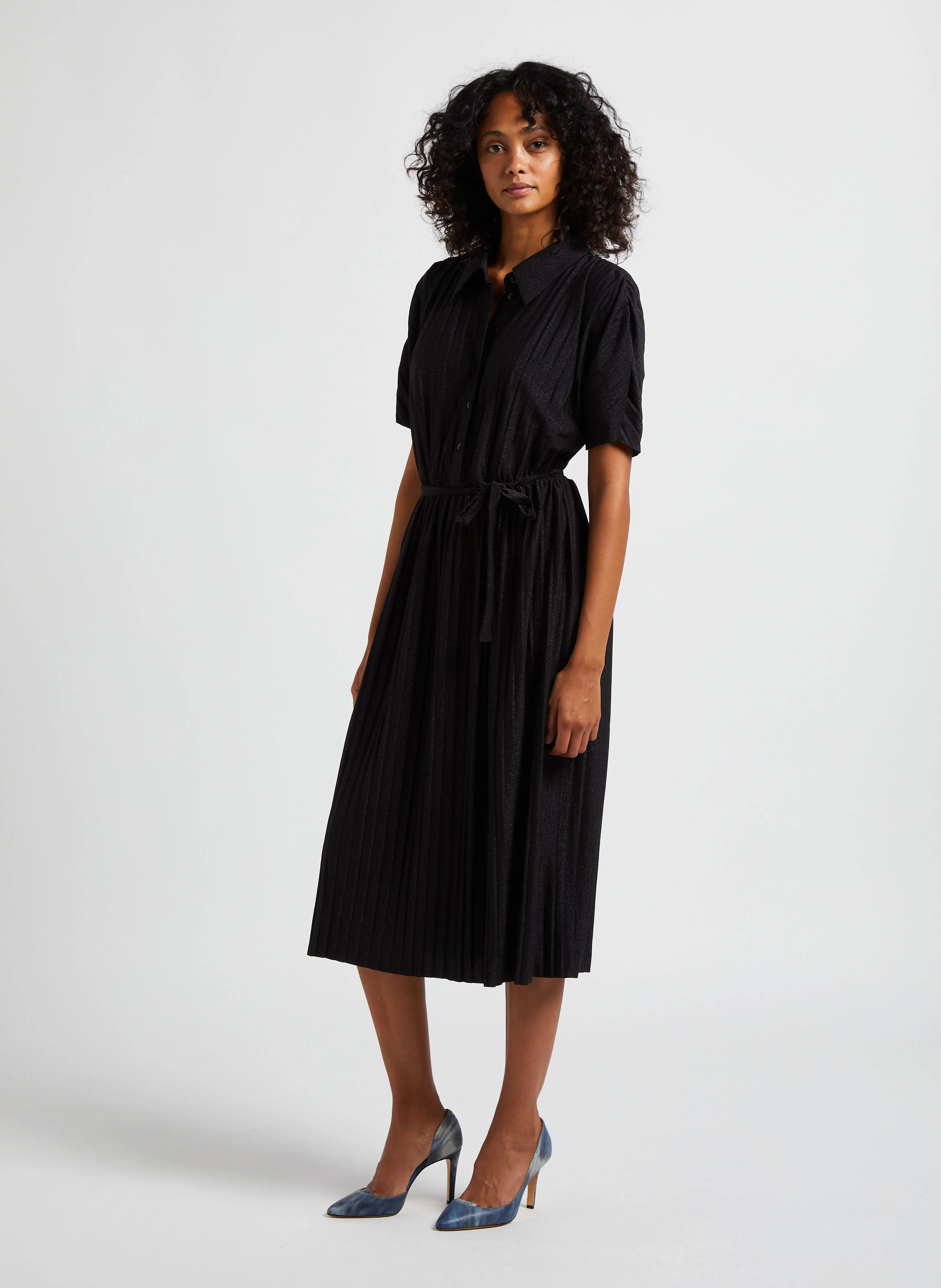 LUXI PLISSÉ - Robe midi col classique plissé à paillette| Noir