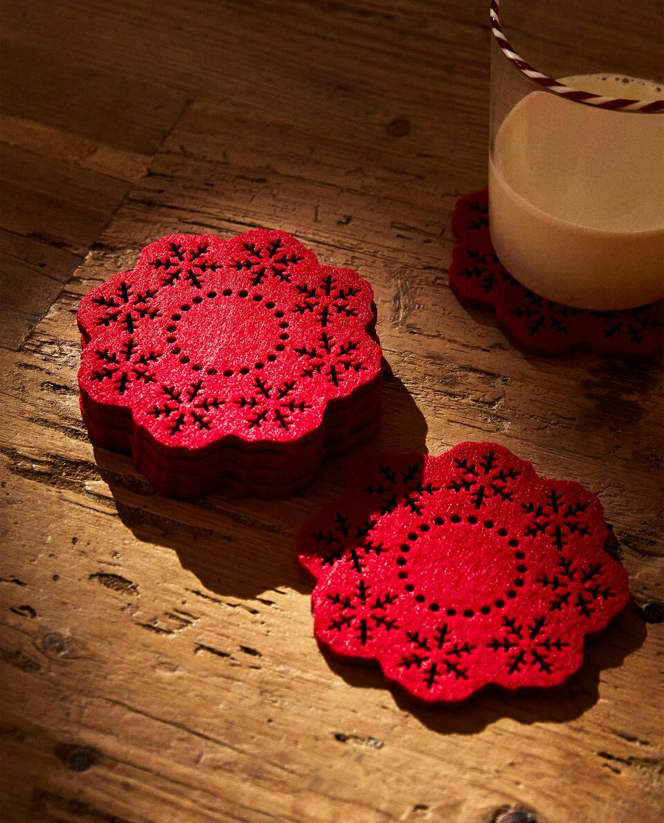 Conjunto de 6 porta-copos de feltro com tema de flocos de neve natalinos