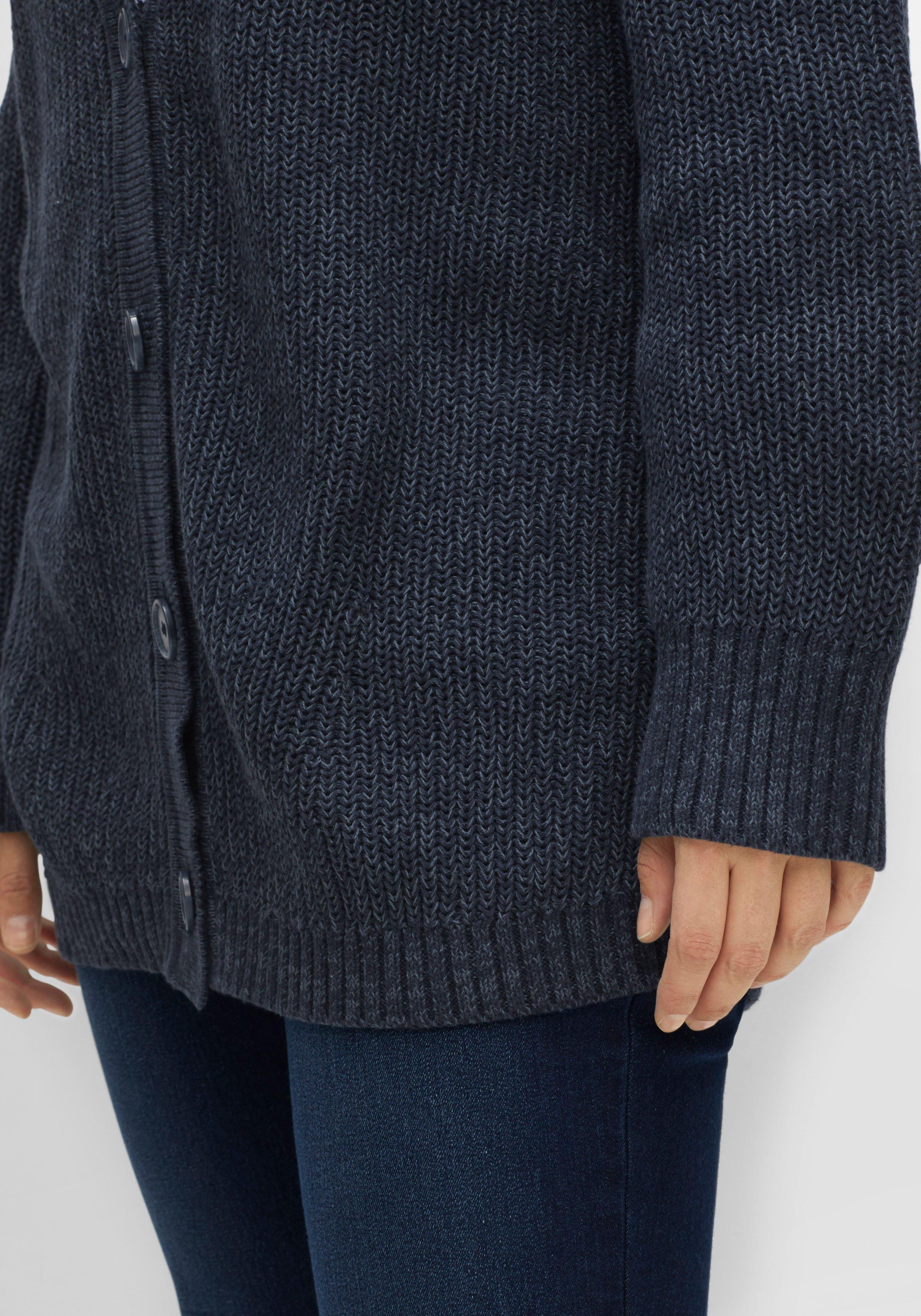 Strickjacke in Perlfangstruktur, mit V-Ausschnitt