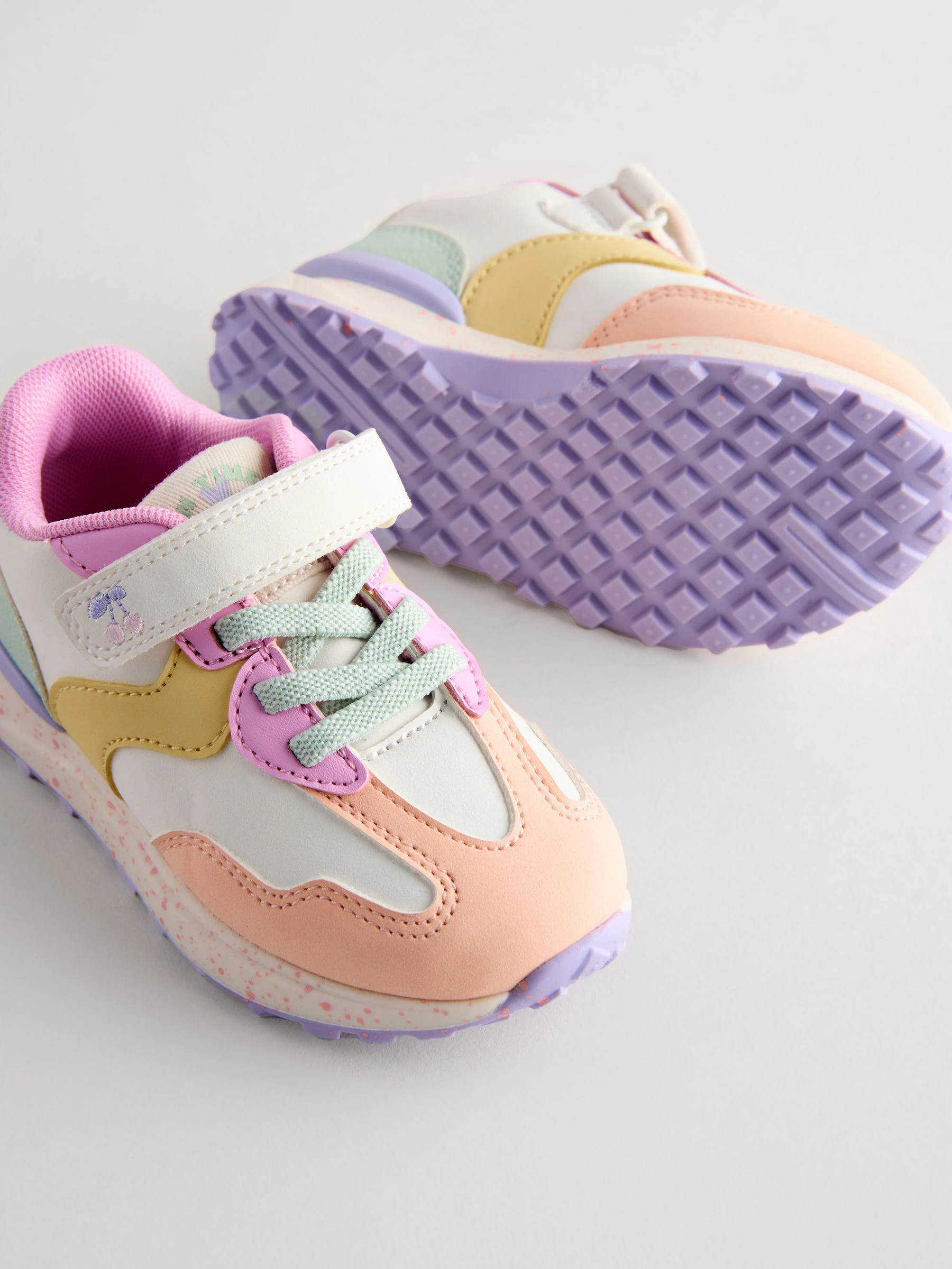 Meerkleurig - Sneakers met elastische veters en klittenbandsluiting