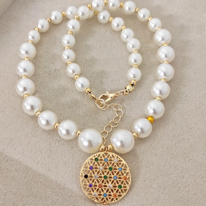Collier fleur de vie - Laiton plaqué or, perles & zircon